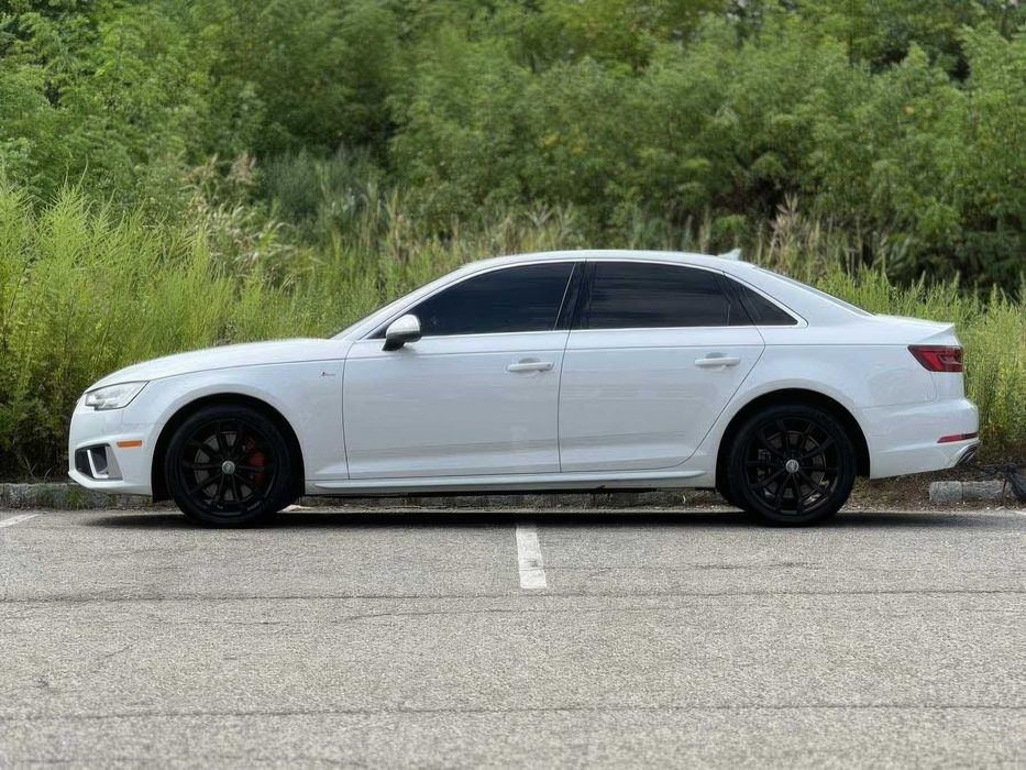 Audi A4 quattro Premium Plus      2019
