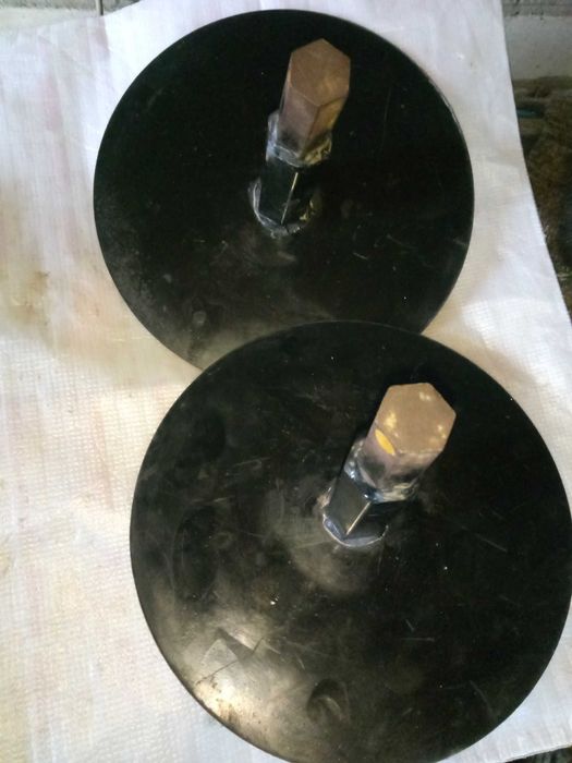 Запчасти С/Х. Ступица переднего колеса трактора Т-40. и др.