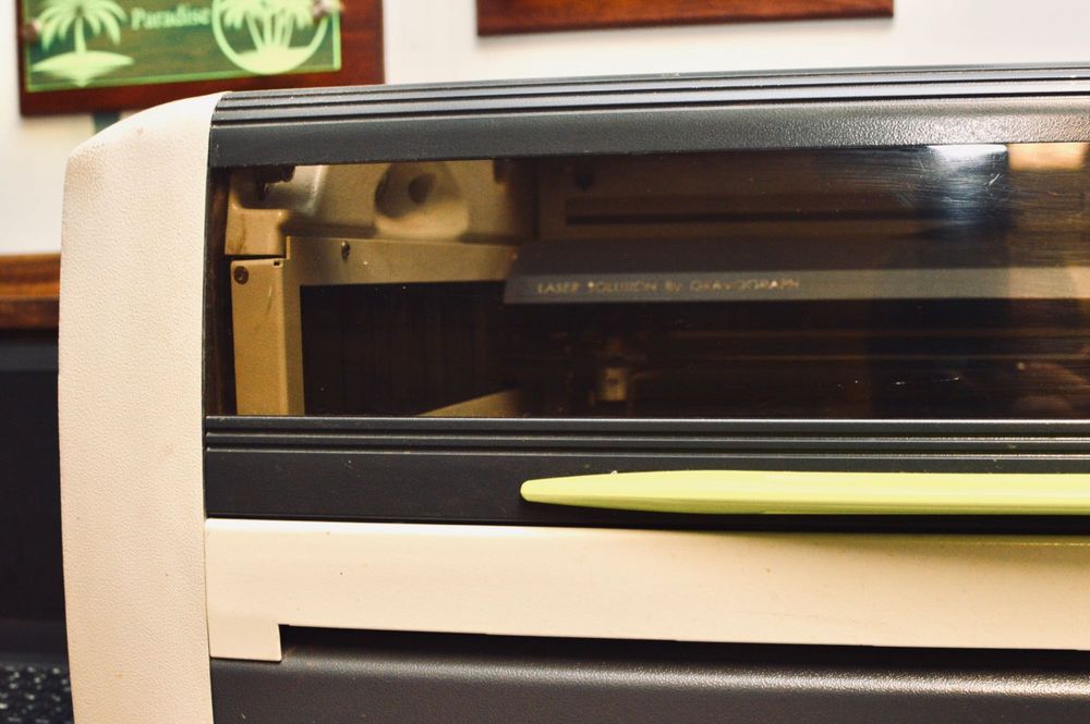 Gravograph LS100EX – laser CO₂