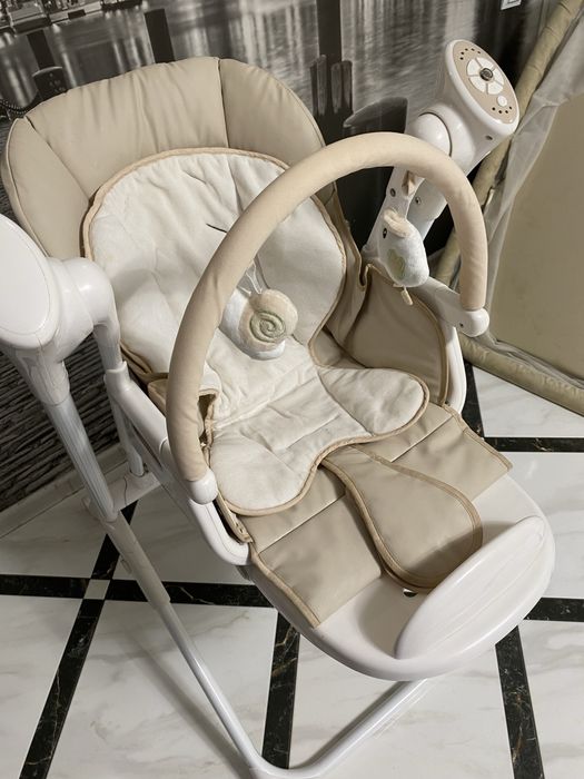 Дитячий стільчик-гойдалка Carrelo Triumph