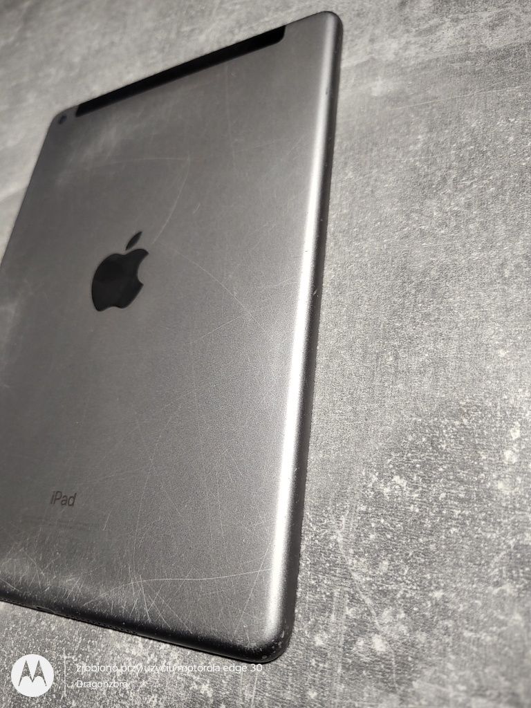 Apple iPad A1823 (5 generacji) pojemność 128GB opis