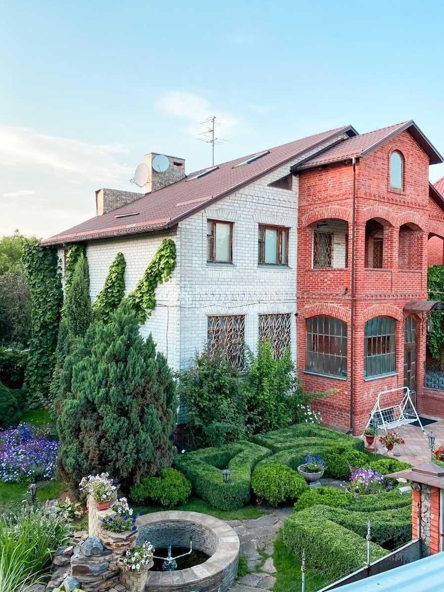 Продаж шикарного великого будинку. Нові будінки.