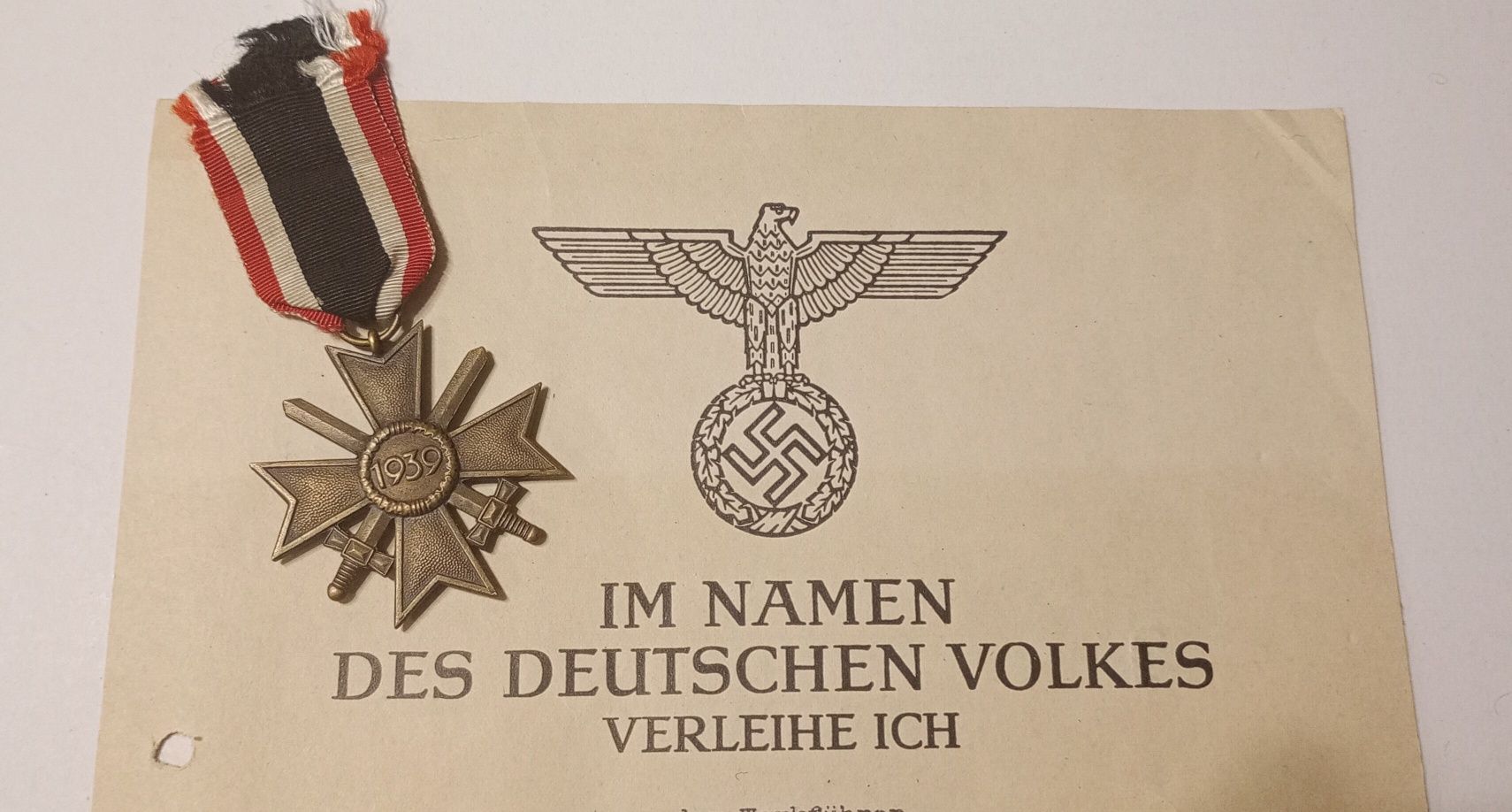 Militaria de Trincheira Werhmatch Cruz de Mérito Espadas Certificado