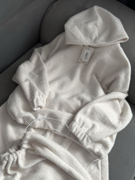 Жіночий теплий костюм вільного крою