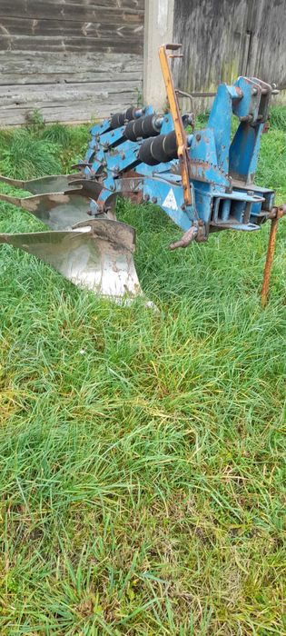 Pług 3 skibowy OVERUM