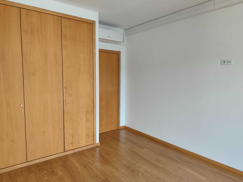 Apartamento T4 para arrendamento em Paredes - Parque da Cidade