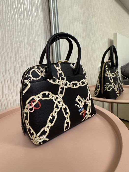 Сумка Furla чорному кольорі