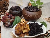 Сухофрукти: яблуко, груша, виноград, вишня без кісточки.