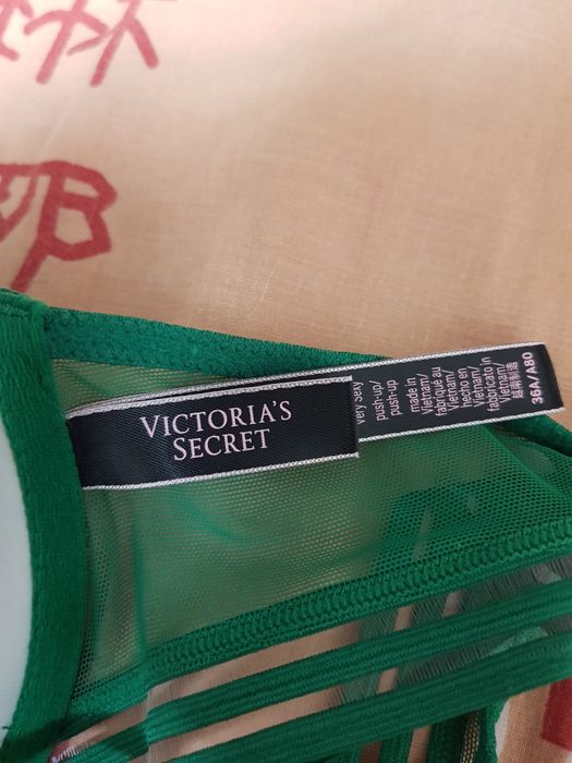 Комплект новий  Victoria's secret