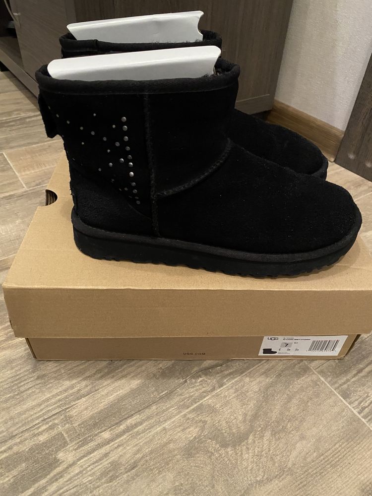 Чорні замшеві UGG mini