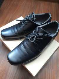 Buty czarne wizytowe, młodzieżowe, męskie roz.39