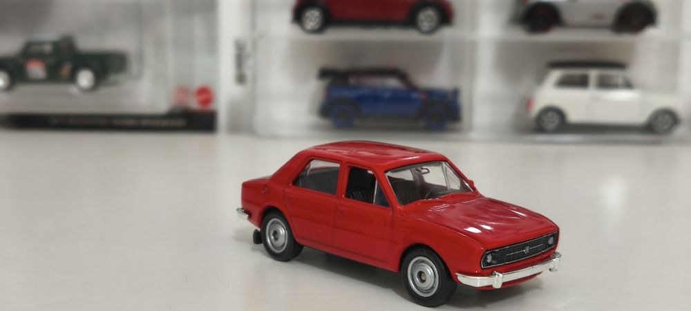 Miniaturas 1:43 várias