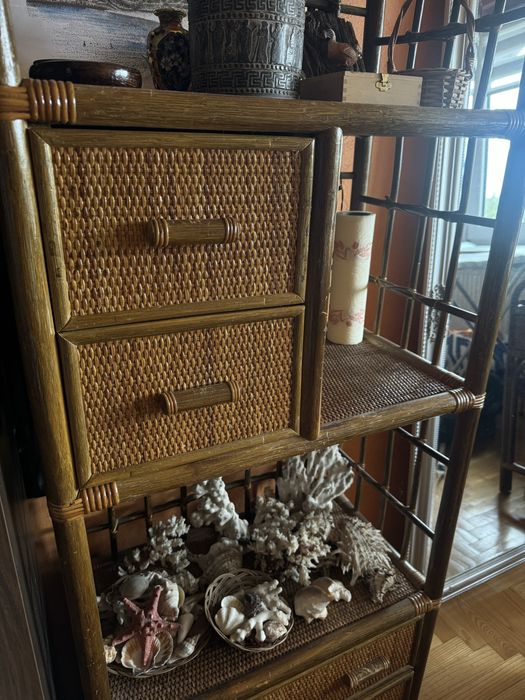 Regał rattanowy z szufladkami