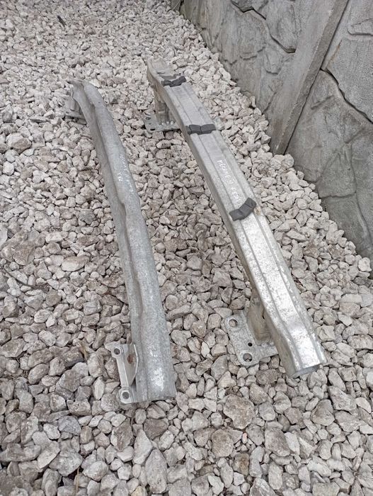 Belka pas przedni tylny Renault Megane II