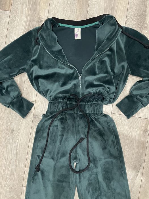 велюровий костюм ізумрудного кольору