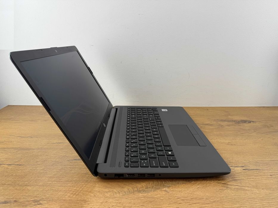 1406 HP 15cali, CORE i3-1005G1, 8x 3.40GHz, SSD M2 -500GB, Win 11, 8GB