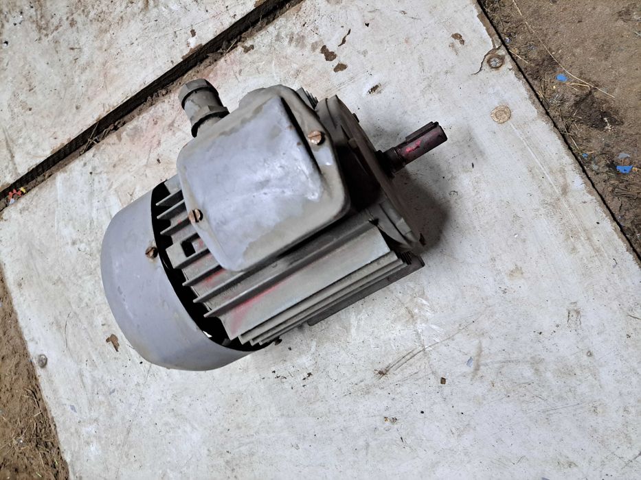 Silnik elektryczny Tamel 380V 0,4 kw SAe 16a
