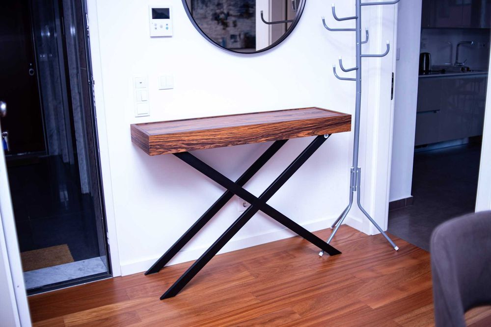 Mesa de Apoio para a Sala