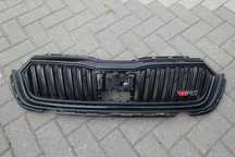 ATRAPA GRILL OCTAVIA IV RS VRS