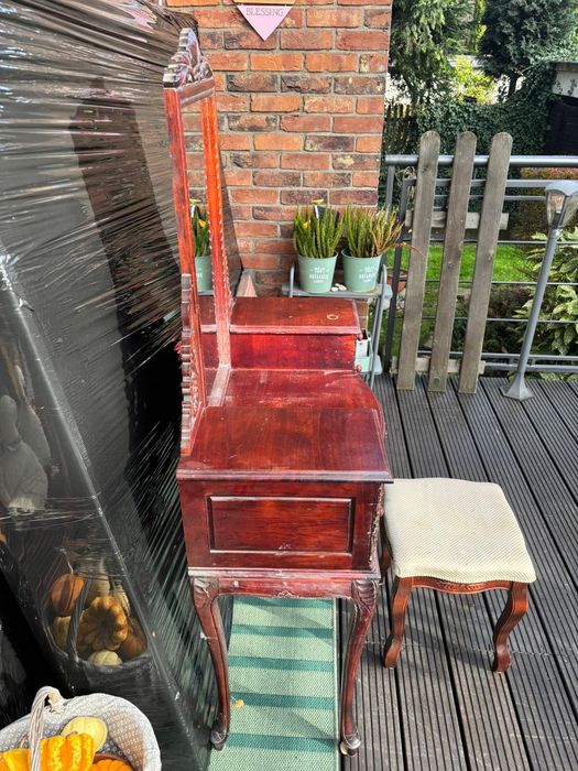 Piękna toaletka w stylu vintage