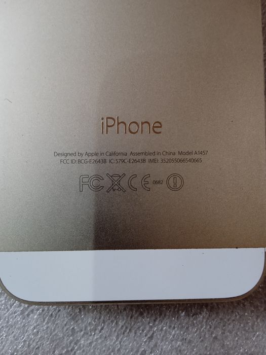 Мобильный телефон смартфон iPhone A1457