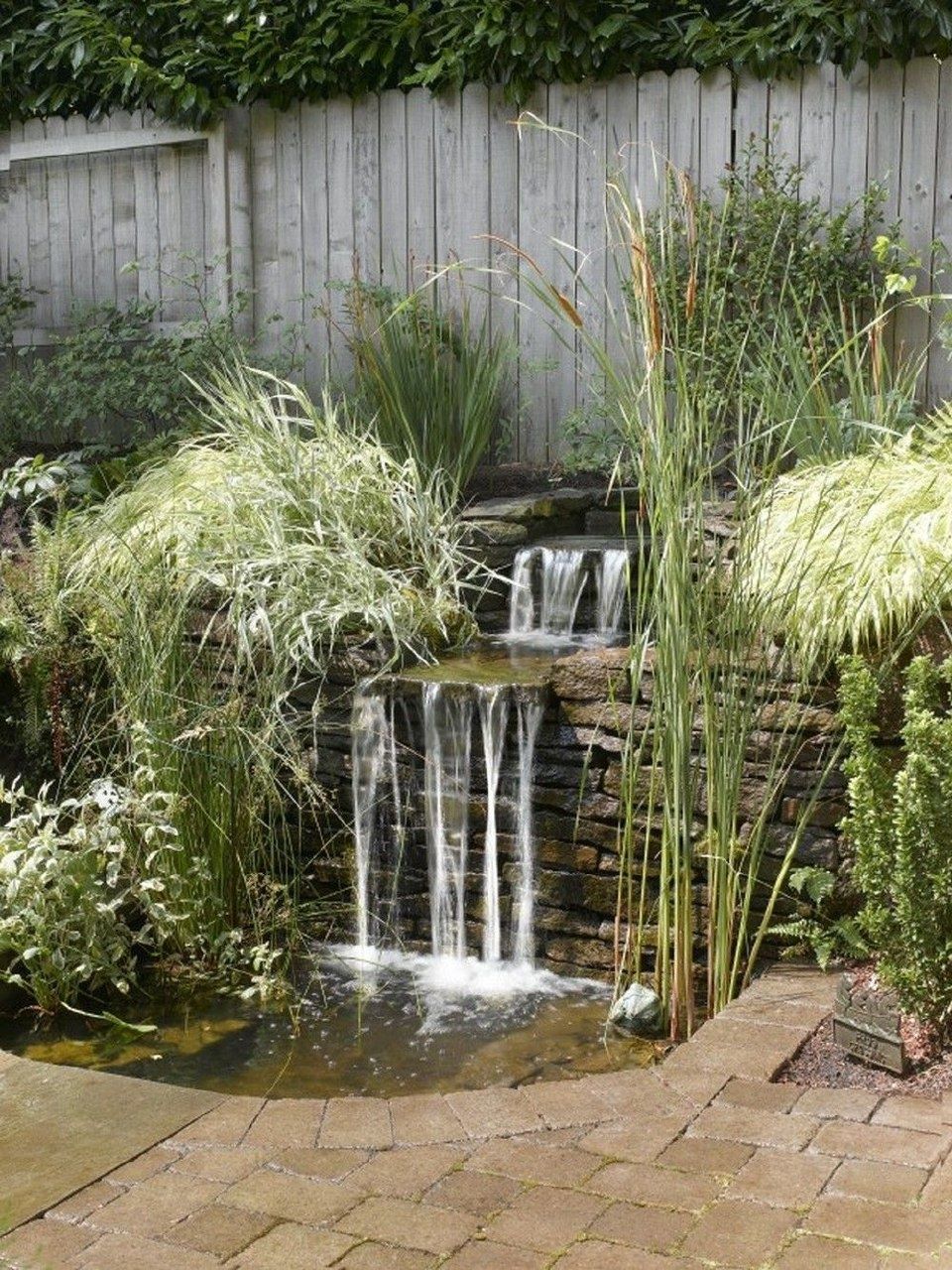 Виготовлення садових водоспадів з натурального каменю