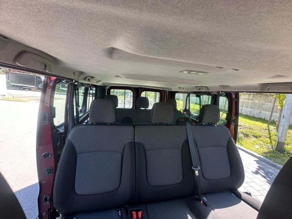 WYPOŻYCZALNIA - Bus Renault Trafic Long 9-cio osobowy AUTOMAT