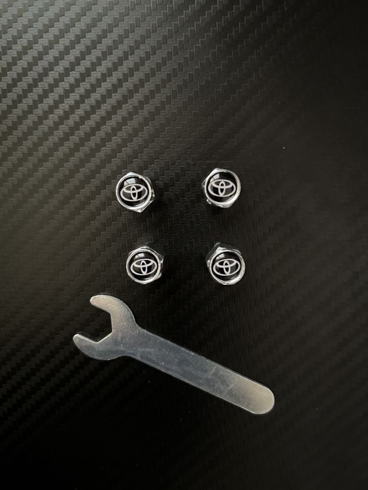 Алюминевые колпачки на нипель с логотипом  Тойота Toyota 4шт  комплект