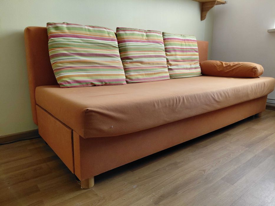 Kanapa - wersalka z pojemnikiem na pościel