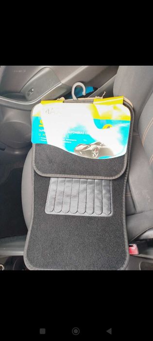 Tapetes para carro , novos.