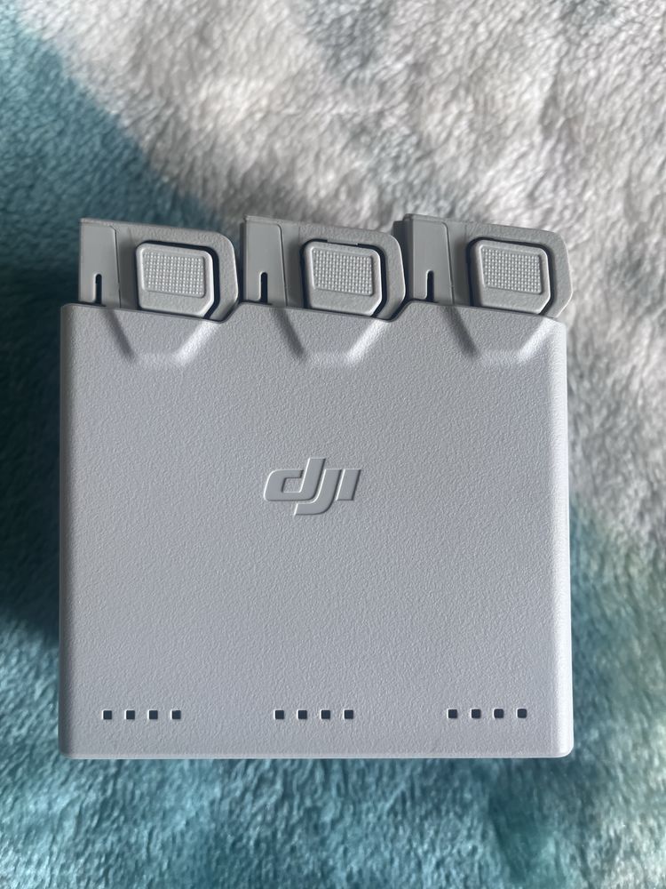 Dron DJI mini 4 pro fly more combo rc2