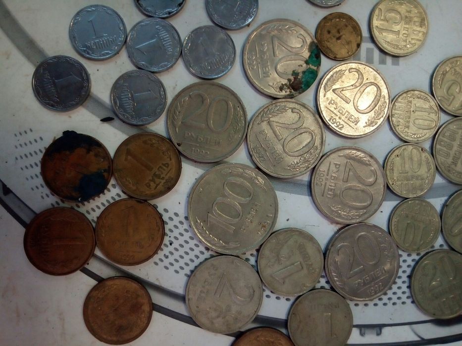 монеты разнообразные