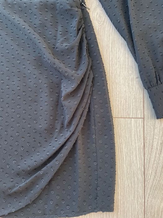 Vestido curto com abertura nas costas da mango