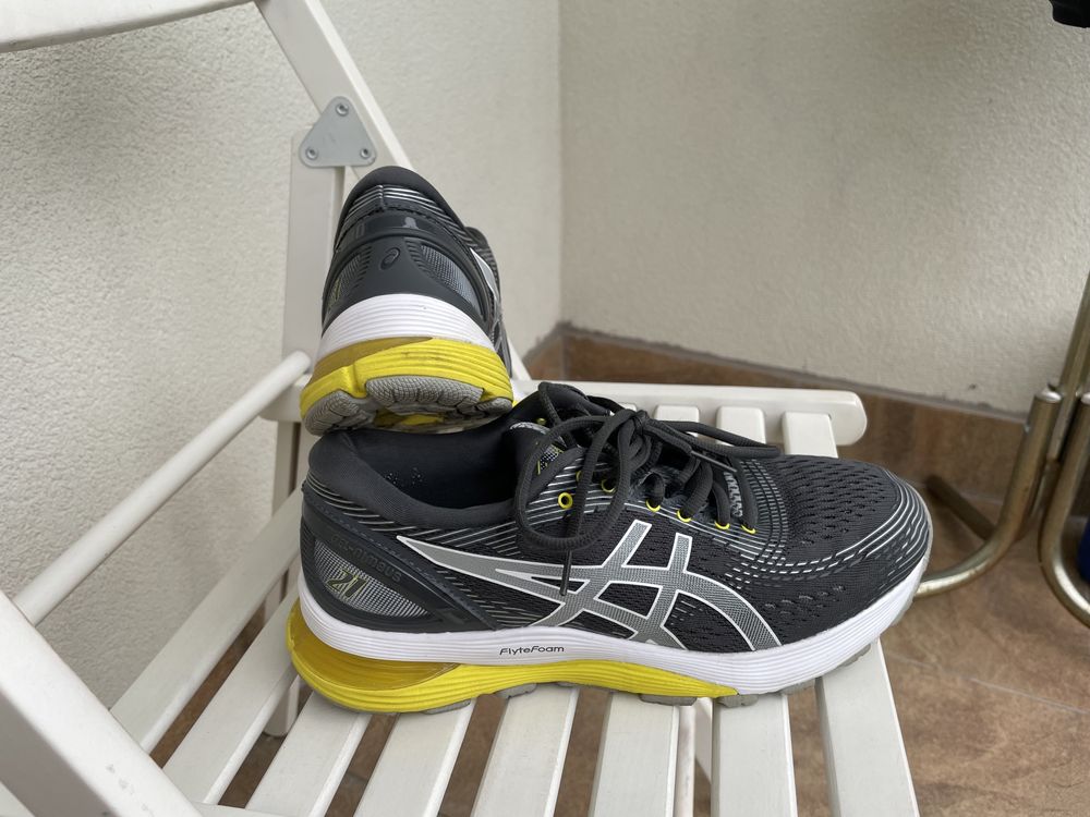 Buty biegowe Asics Gel Nimbus 21 roz 40,5