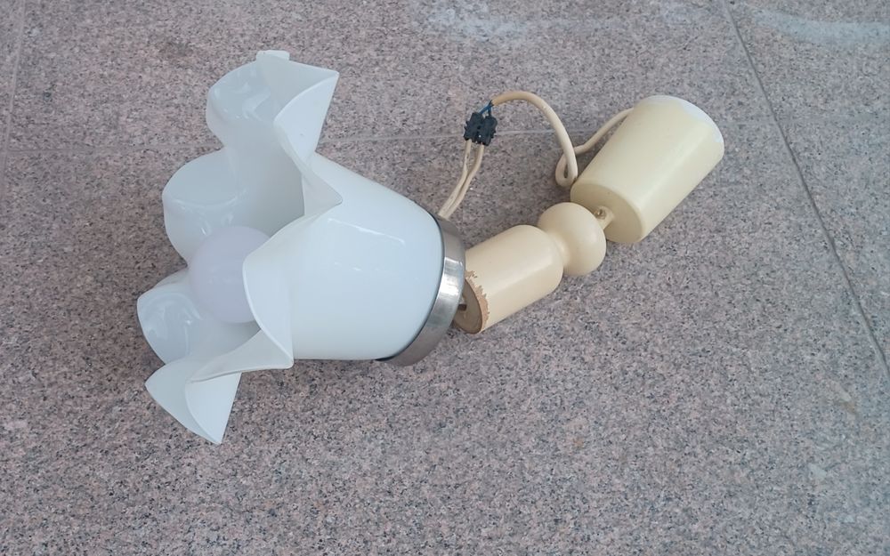 Lampa sufitowa kwiatek szklana sprawna z zarówką