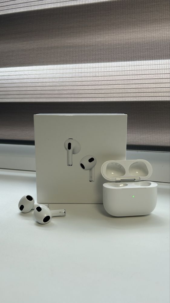 AppleAirpods 3 with Wirless Charging Case 2021