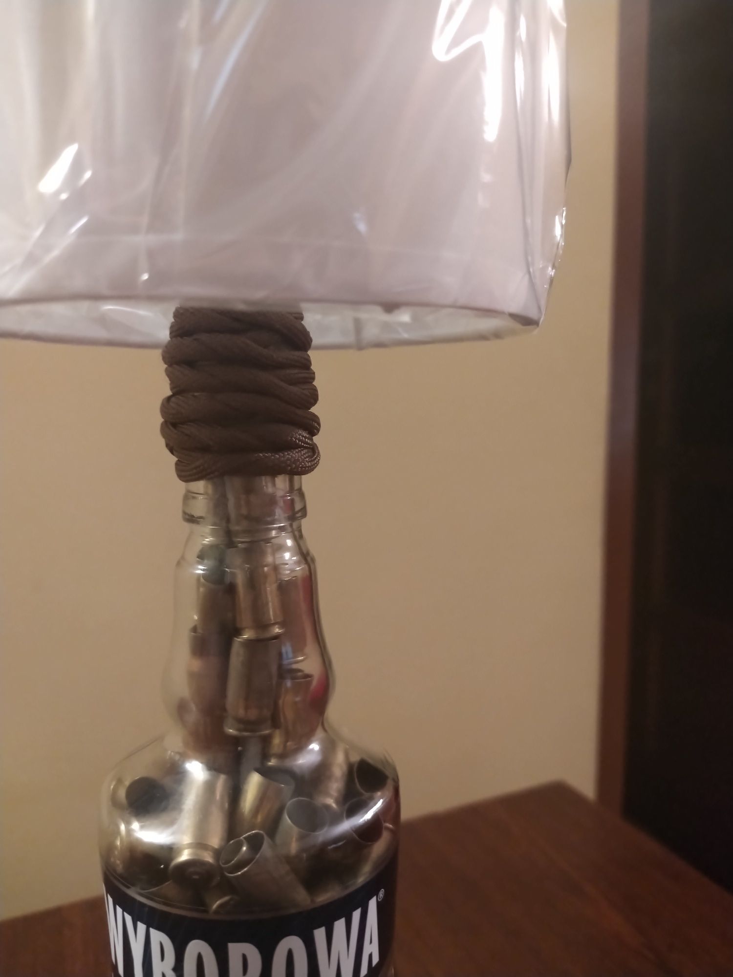 Lampa stojąca/nocna z łusek nabojowych