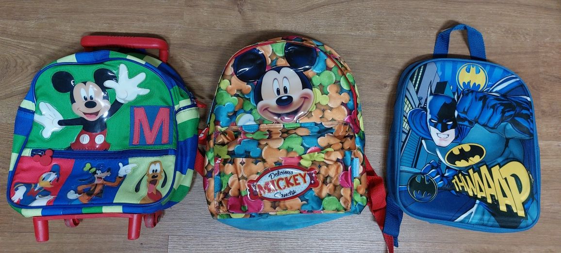 Mochilas / Troley Disney Mickey e Batman