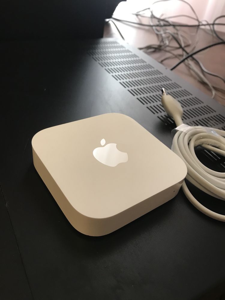 Маршрутизатор Apple AirPort Express A1392