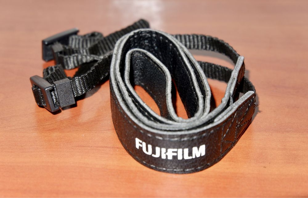 Нашейный ремешок Fujifilm