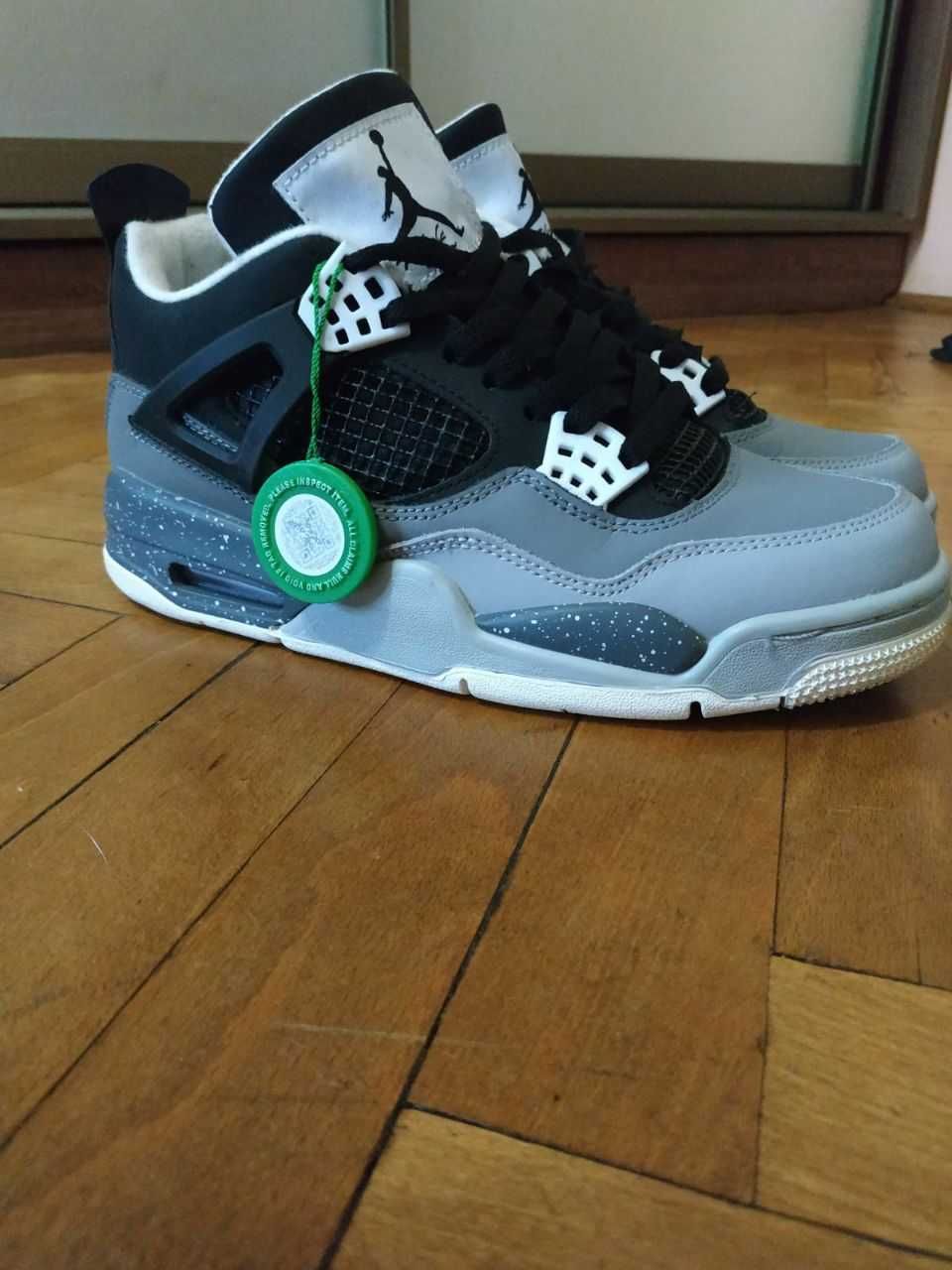 Air Jordan 4 Retro