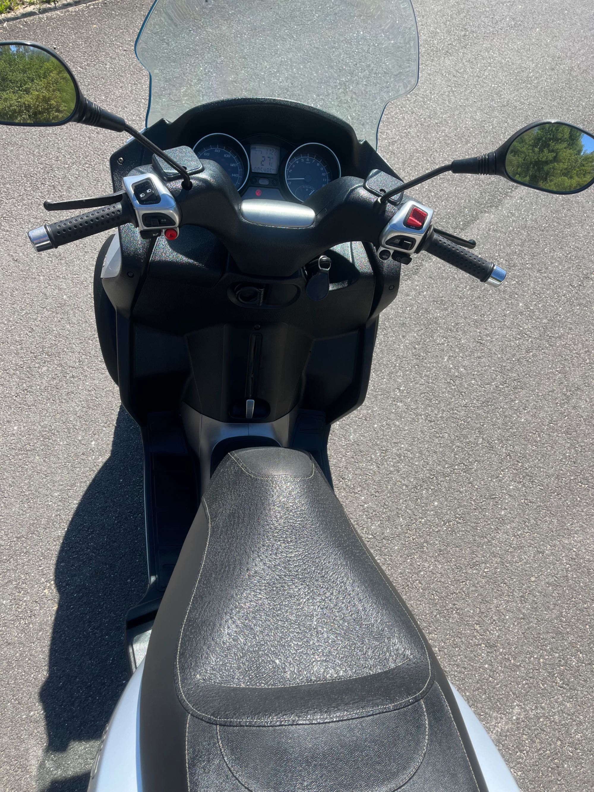 Piaggio MP3 125cc carta de carro