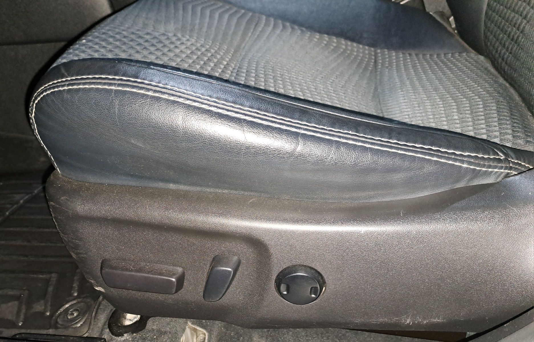 Продам надійний седан Toyota Camry 50 в отличном стані!