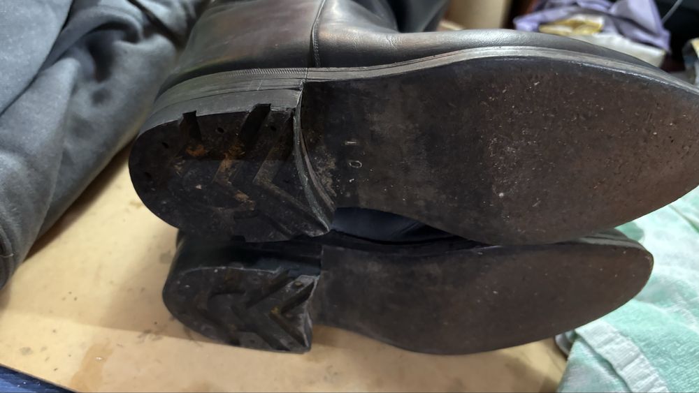 Botas de montar em couro numero 40 e calças