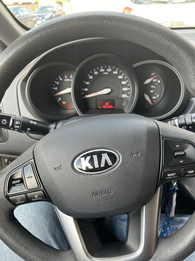 Kia Rio 1.1 CRDi EX Diesel branco único proprietário