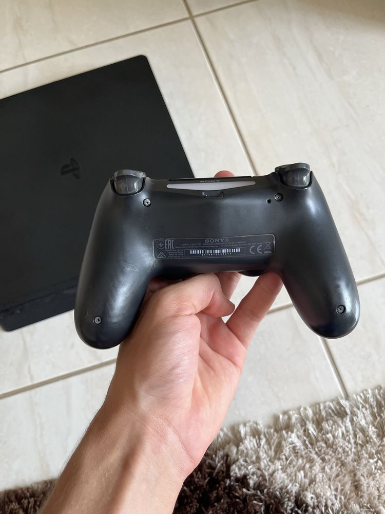 Playstation 4 muito bom estado