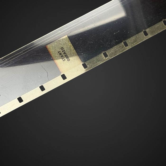 Puszka z filmem z taśmą FOTON 16 mm Ośmionożni drapieżcy B5/112030