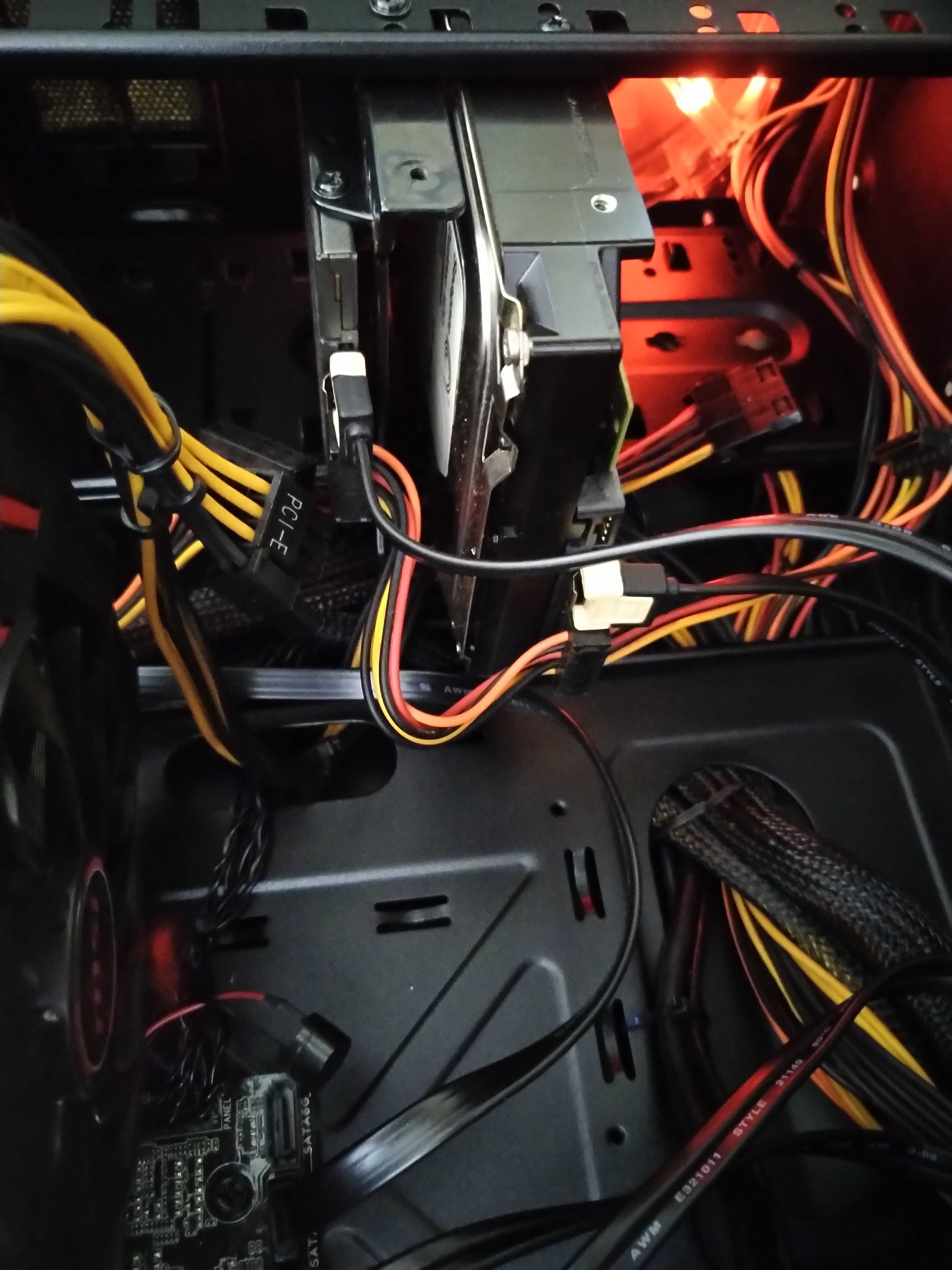 Komputer PC  I7-6700 4 Cores 3,4 GHZ 8GB DDR3 240 GB SSD