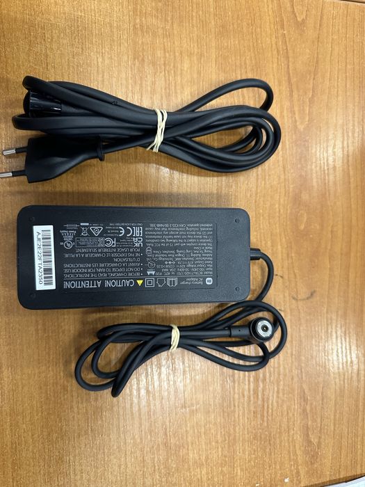 Ładowarka Xiaomi Scooter 4 Pro