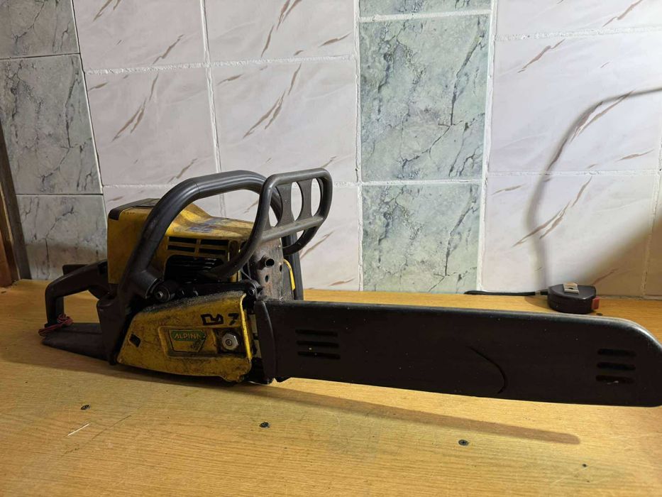 4 piły spalinowe+prowadnice+12 łańcuchów–po postoju, do przeglądu